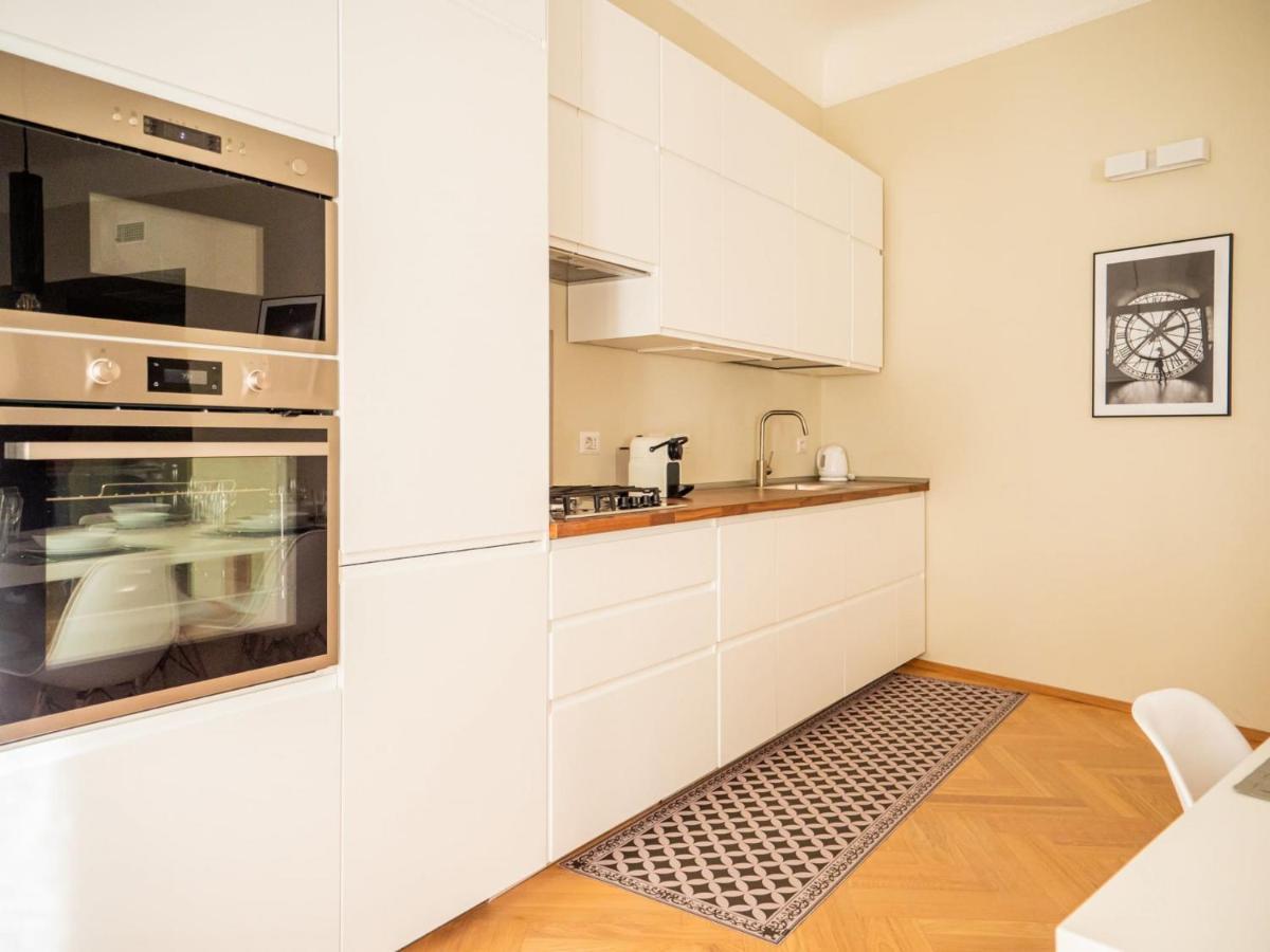 The Best Rent - Cozy Two-Bedrooms Apartment In Pasteur District มิลาน ภายนอก รูปภาพ